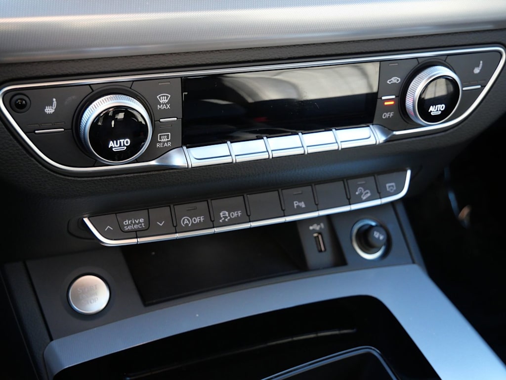 Thumbnail: 2025 Audi Q5 - 22