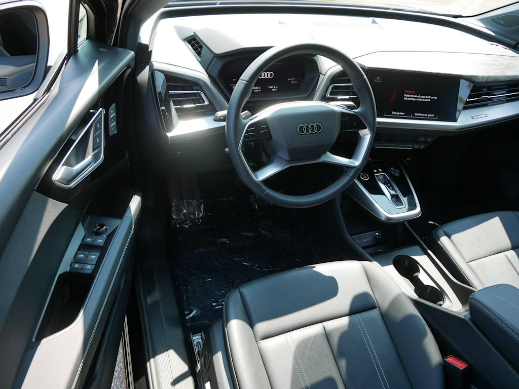 Thumbnail: 2023 Audi Q4 e-tron - 2