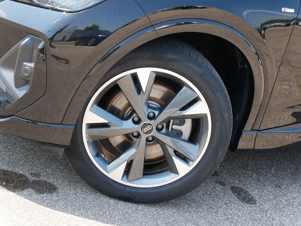 Thumbnail: 2023 Audi Q4 e-tron - 6