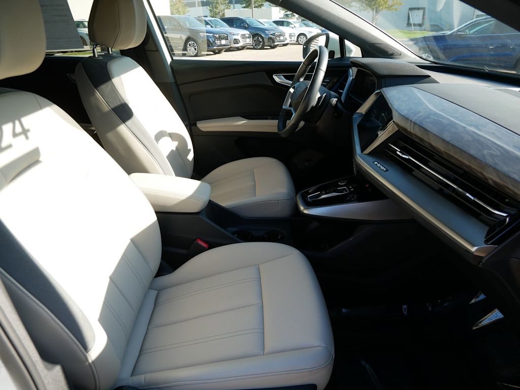 Thumbnail: 2024 Audi Q4 e-tron - 9