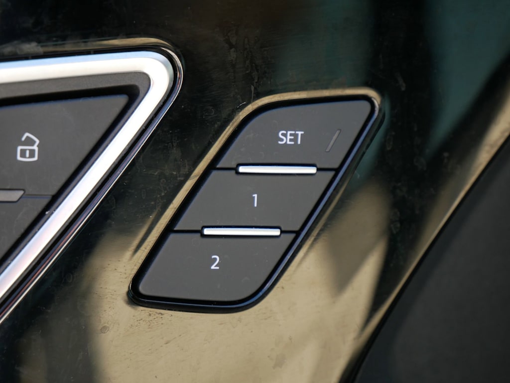 Thumbnail: 2024 Audi Q4 e-tron - 20