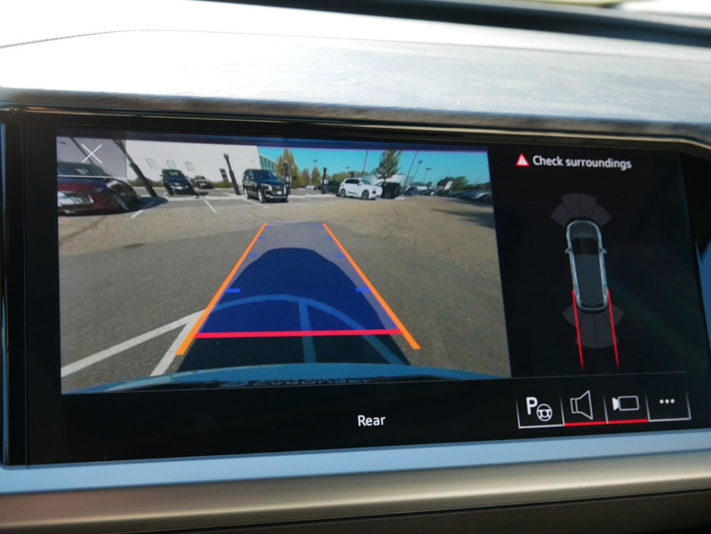 Thumbnail: 2024 Audi Q4 e-tron - 11