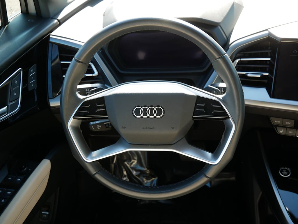 Thumbnail: 2024 Audi Q4 e-tron - 7