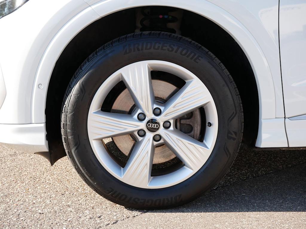 Thumbnail: 2024 Audi Q4 e-tron - 6