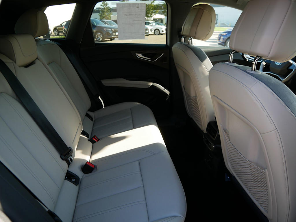 Thumbnail: 2024 Audi Q4 e-tron - 18