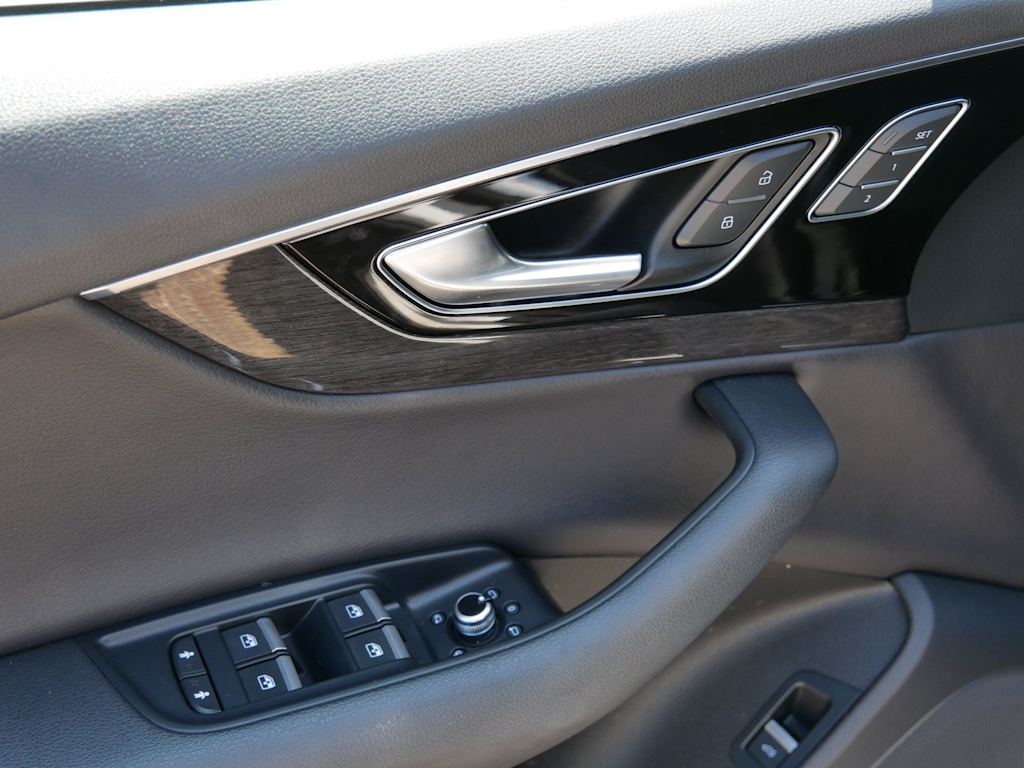 Thumbnail: 2018 Audi Q7 - 17