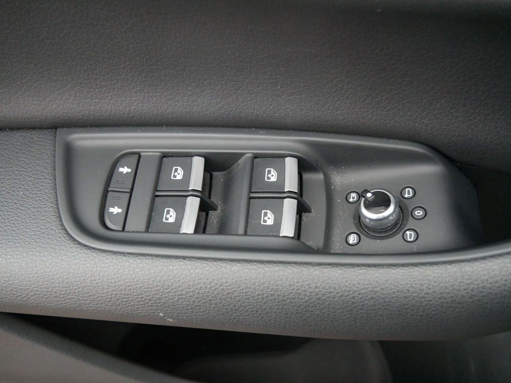 Thumbnail: 2018 Audi Q7 - 16