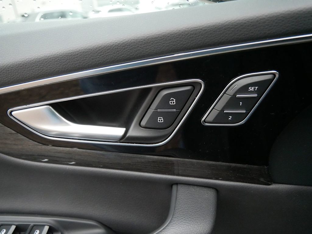 Thumbnail: 2018 Audi Q7 - 17