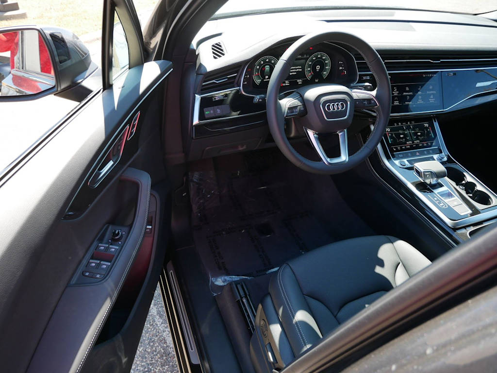 Thumbnail: 2026 Audi Q7 - 2