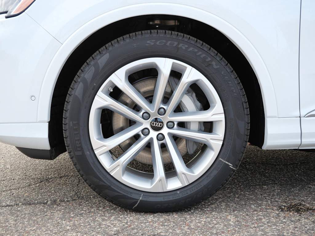 Thumbnail: 2026 Audi Q7 - 6