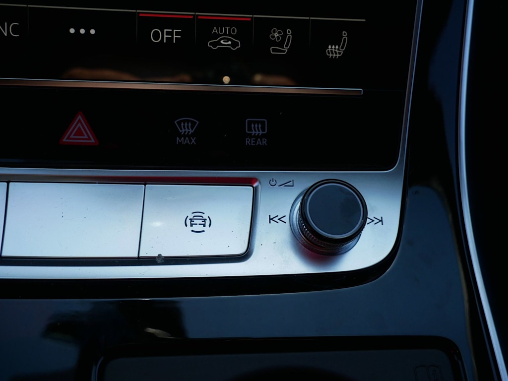 Thumbnail: 2026 Audi Q7 - 20