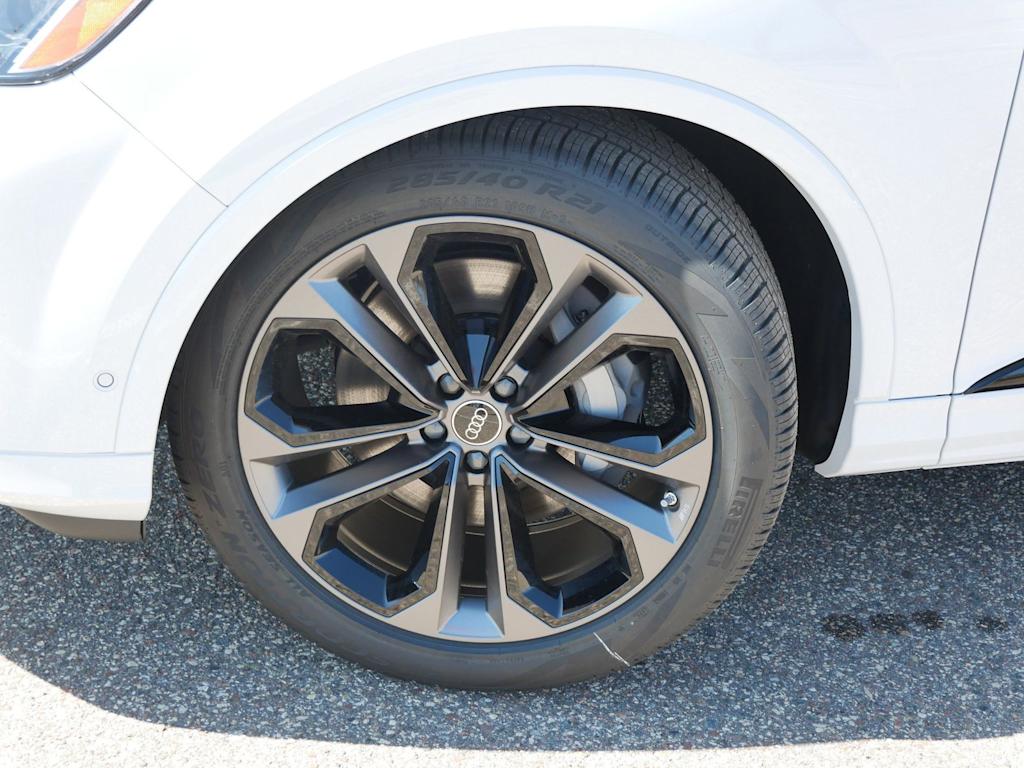 Thumbnail: 2026 Audi Q7 - 6