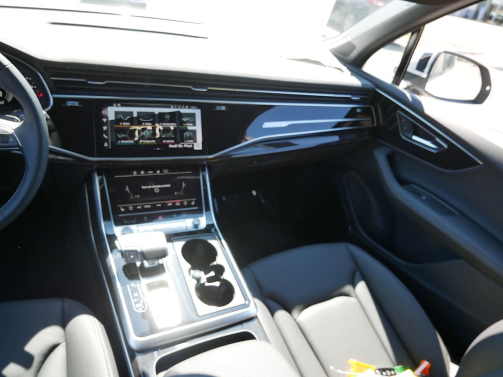 Thumbnail: 2026 Audi Q7 - 10