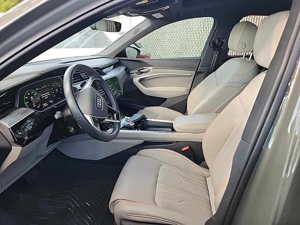 Thumbnail: 2023 Audi e-tron - 3