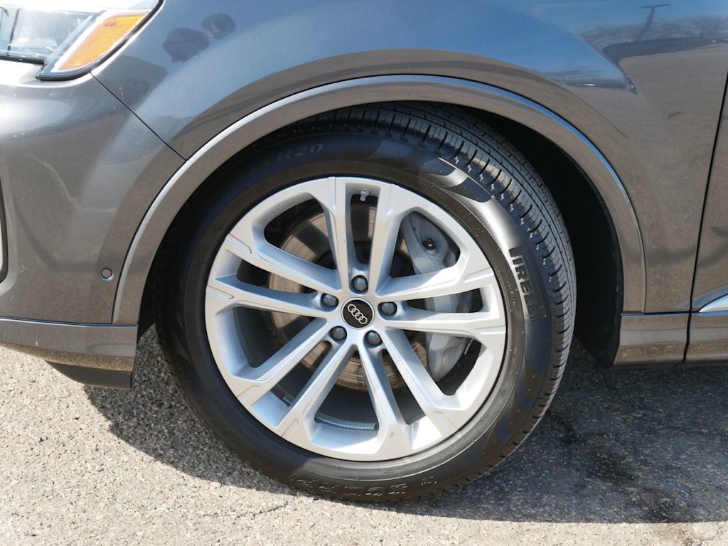 Thumbnail: 2025 Audi Q7 - 6