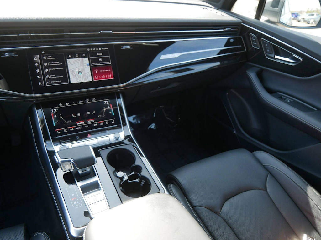 Thumbnail: 2025 Audi Q7 - 12