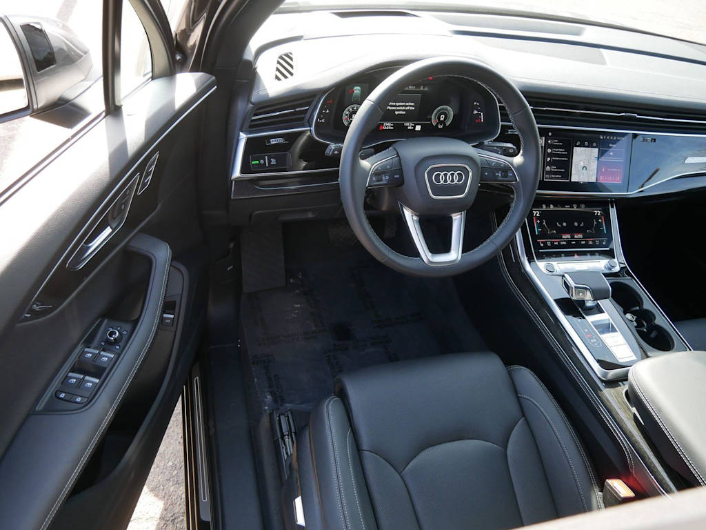 Thumbnail: 2025 Audi Q7 - 2