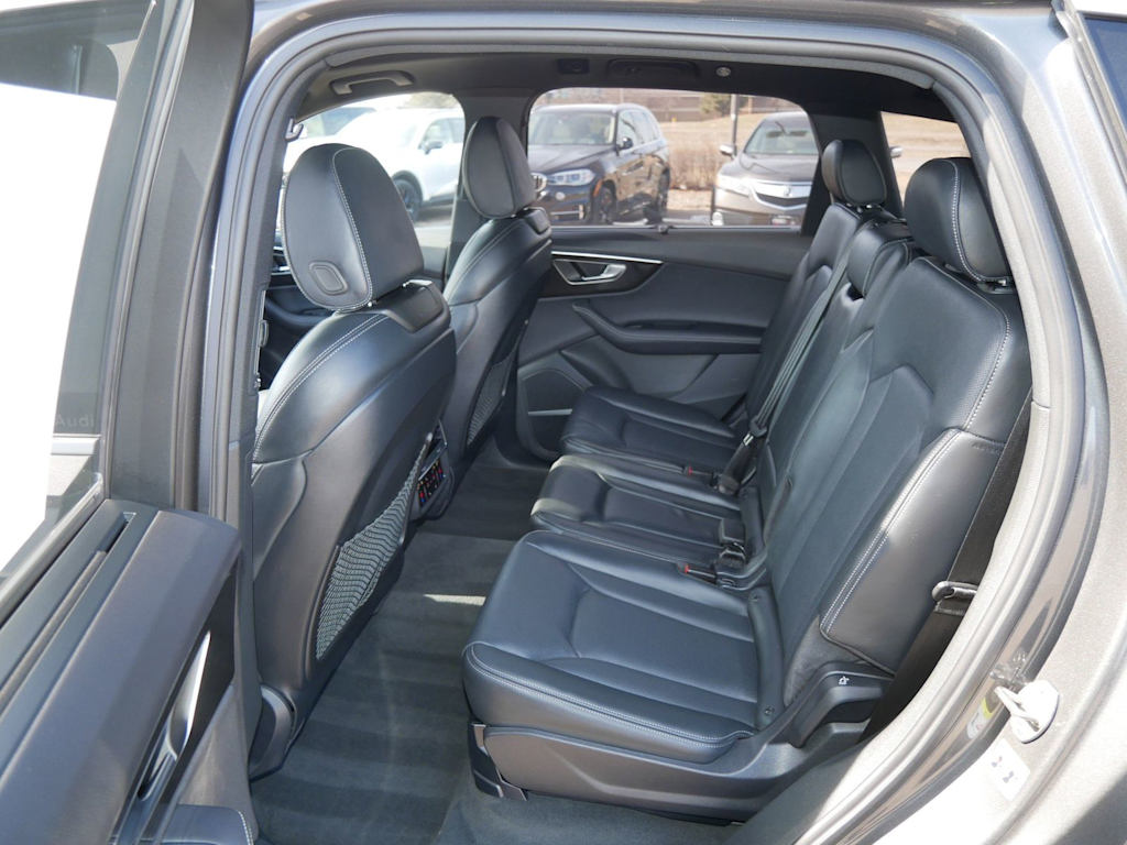 Thumbnail: 2025 Audi Q7 - 8