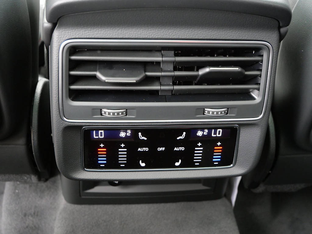 Thumbnail: 2026 Audi Q7 - 16