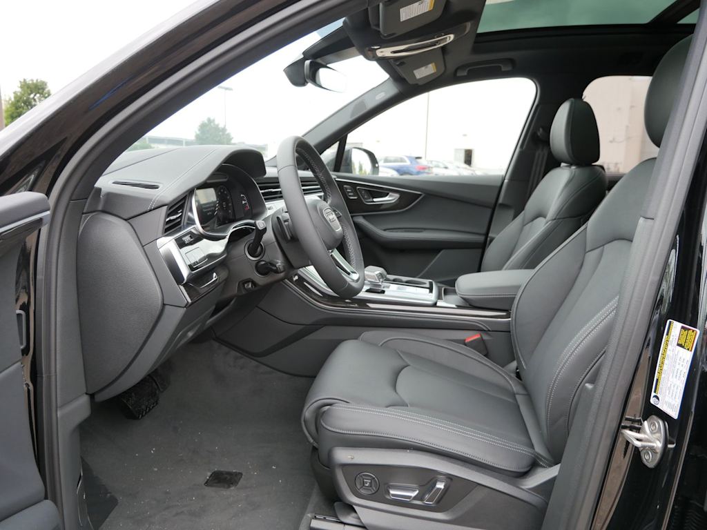 Thumbnail: 2026 Audi Q7 - 7