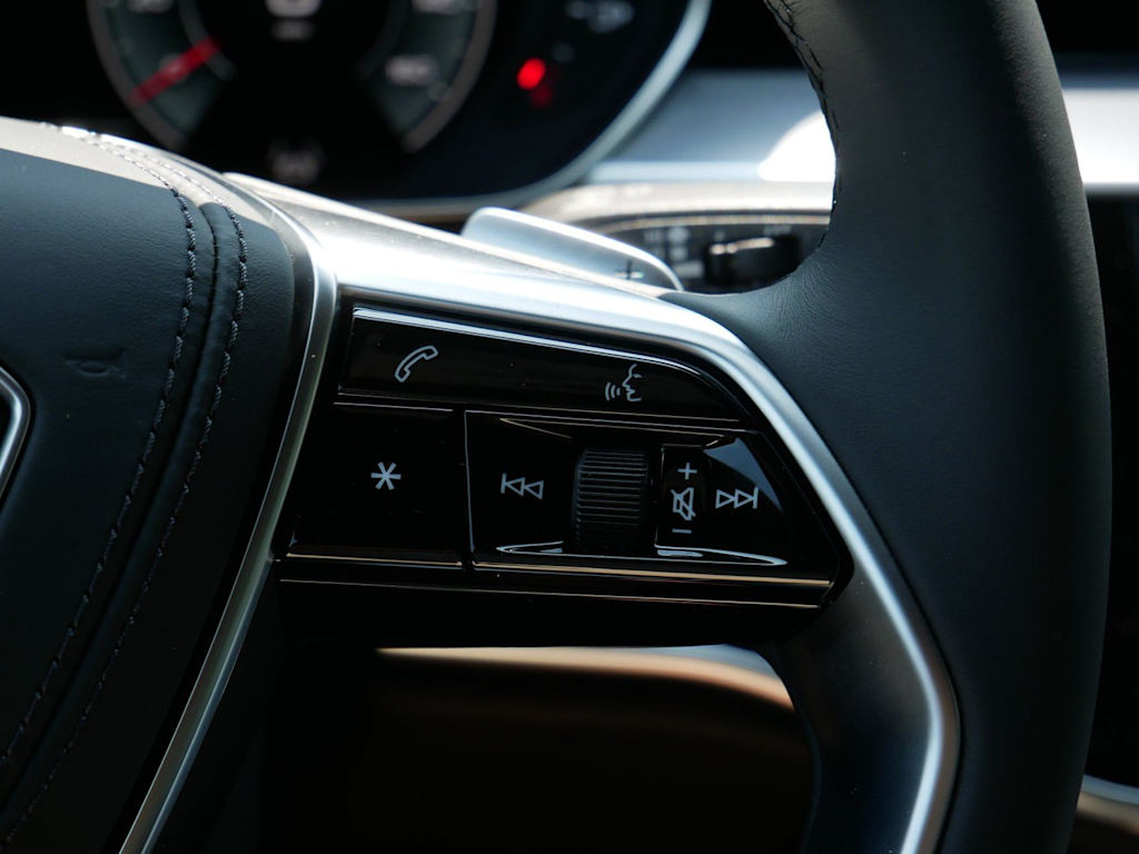 Thumbnail: 2026 Audi A8 - 21