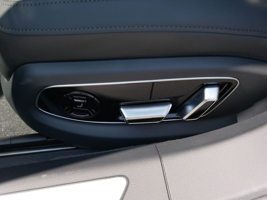 Thumbnail: 2026 Audi A8 - 17