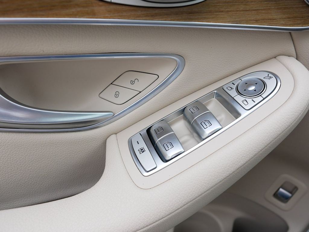 Thumbnail: 2019 Mercedes-Benz GLC - 19