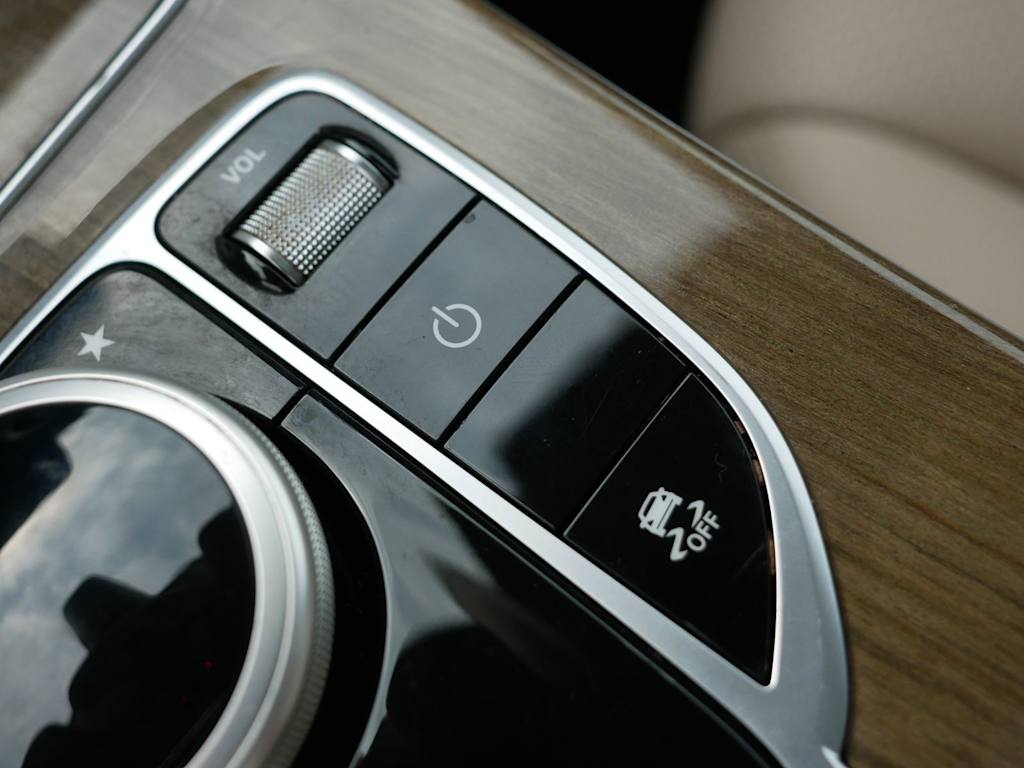 Thumbnail: 2019 Mercedes-Benz GLC - 15