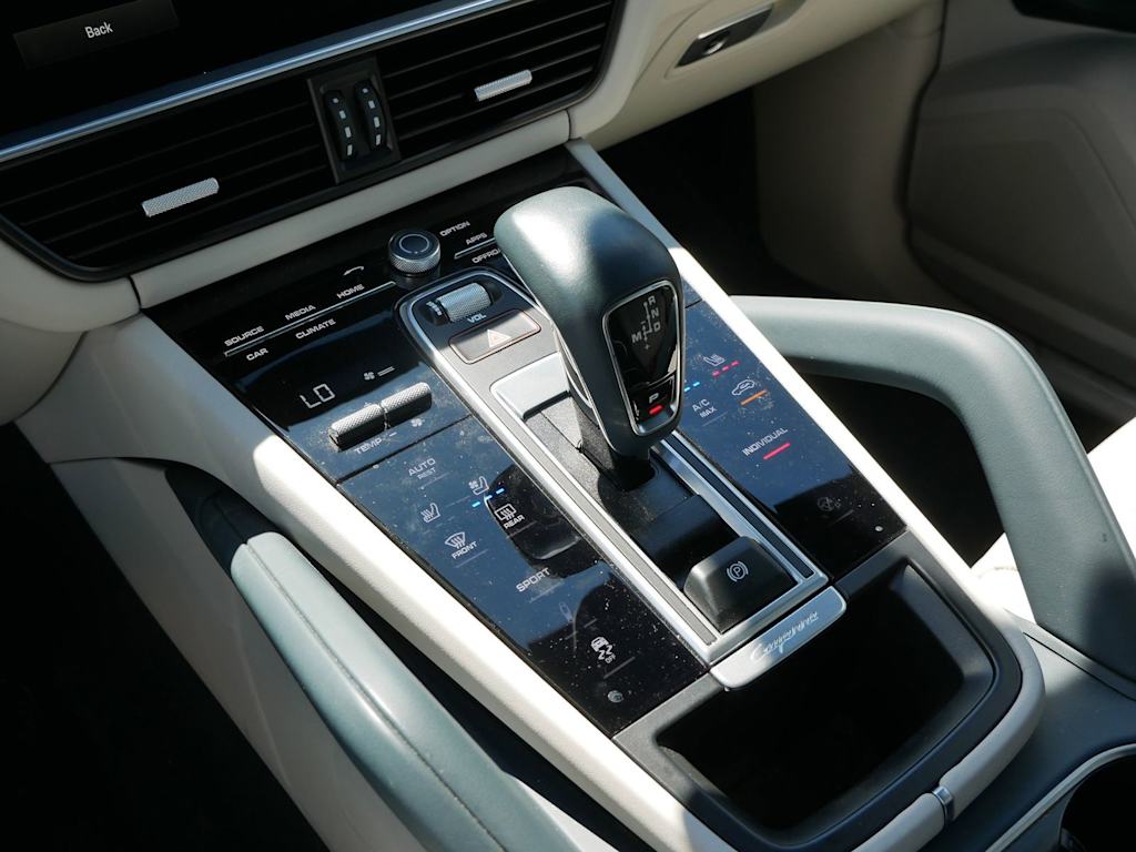 Thumbnail: 2023 Porsche Cayenne - 12