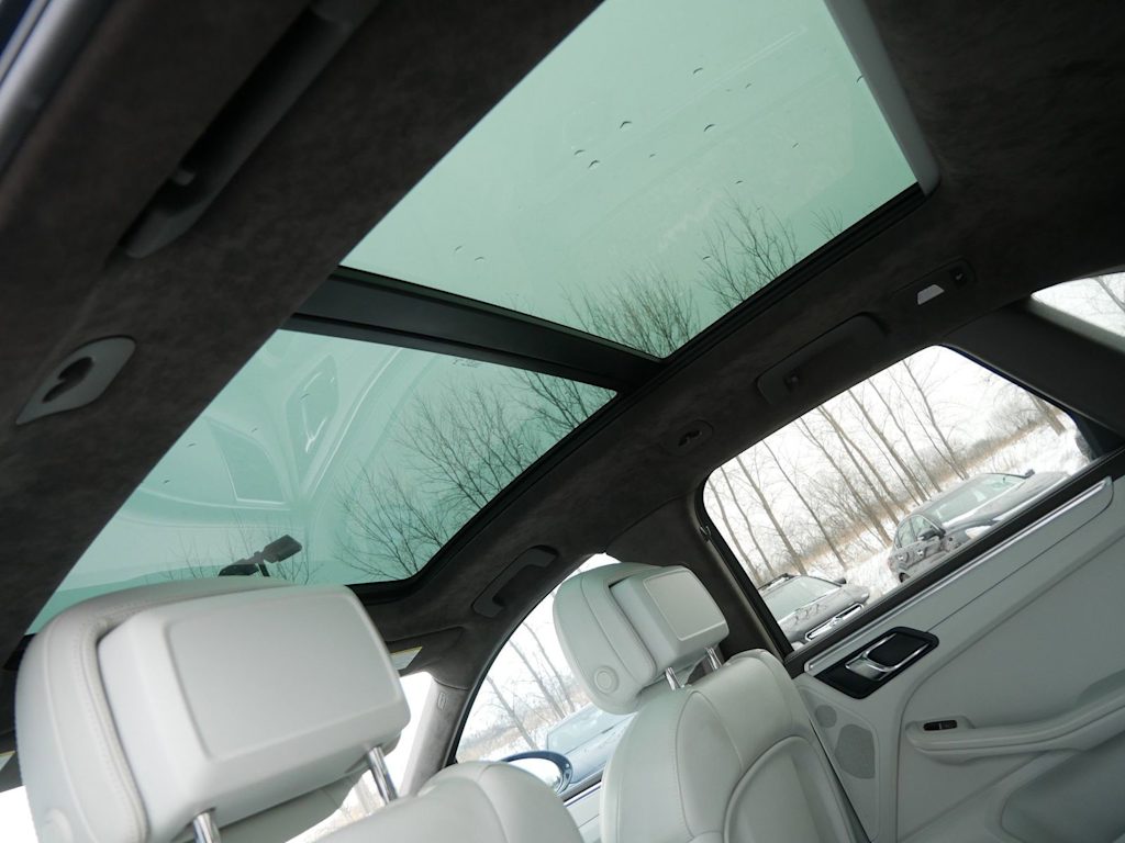 Thumbnail: 2017 Porsche Macan - 11