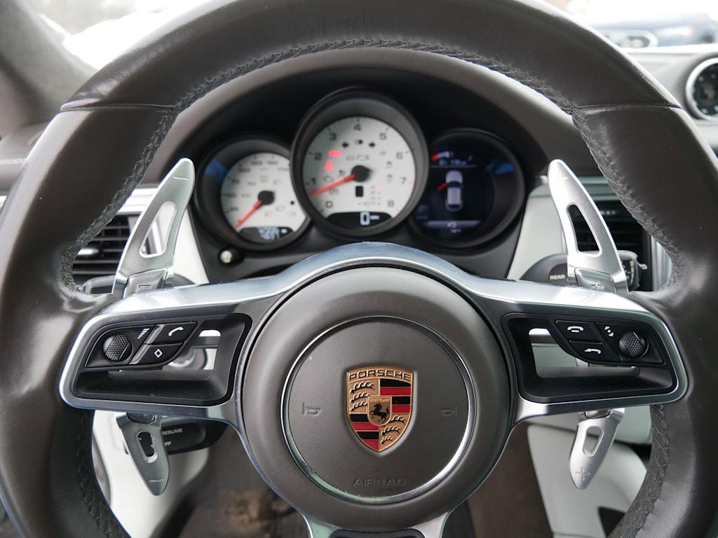 Thumbnail: 2017 Porsche Macan - 2