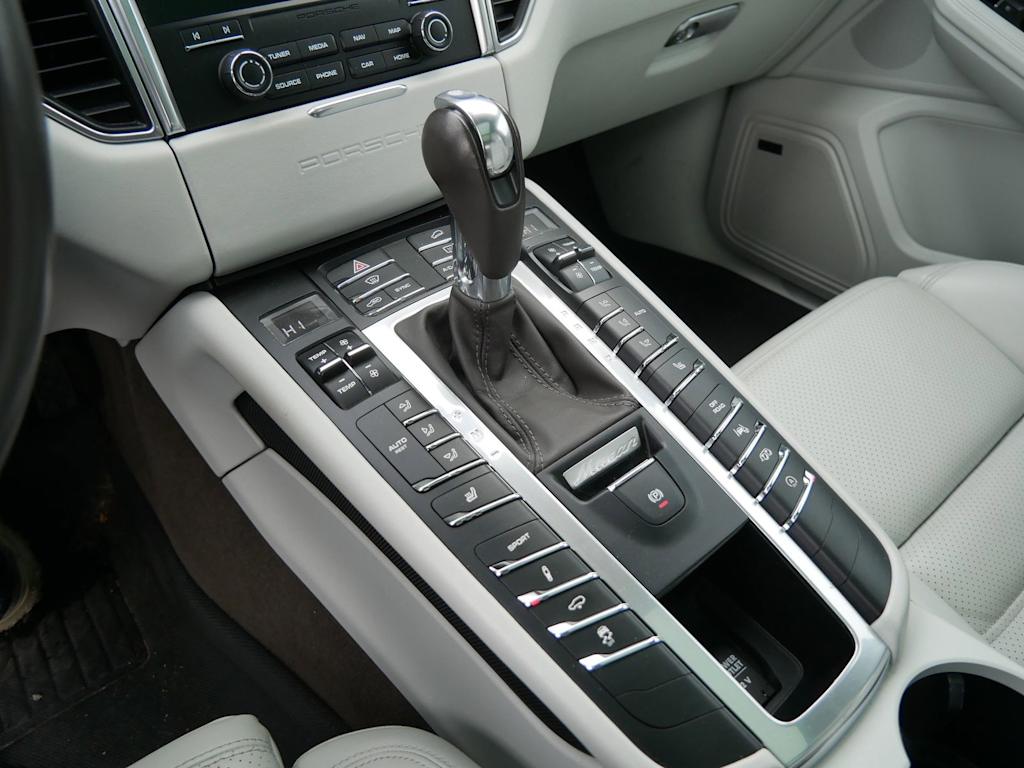 Thumbnail: 2017 Porsche Macan - 7