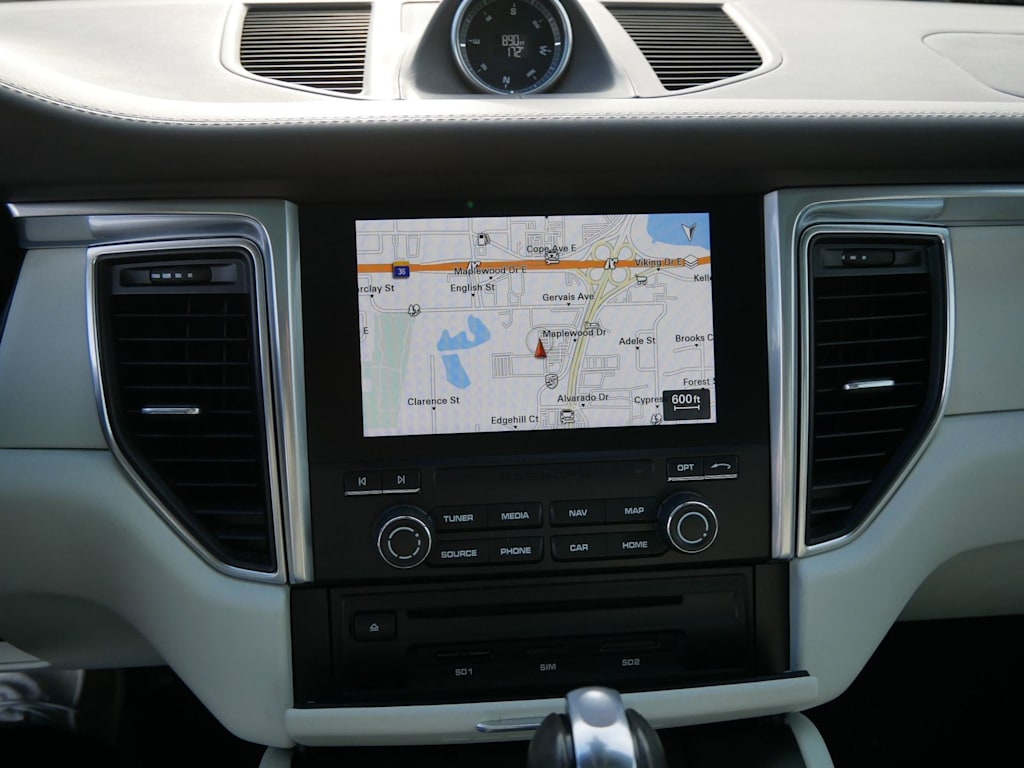 Thumbnail: 2017 Porsche Macan - 10