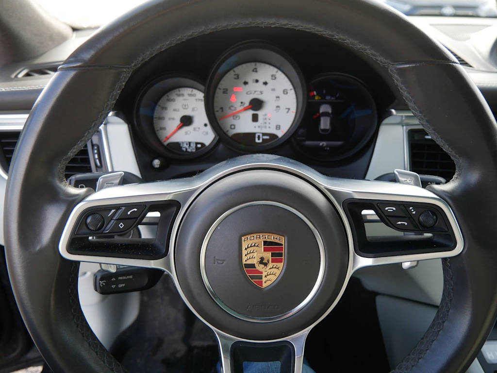 Thumbnail: 2017 Porsche Macan - 24