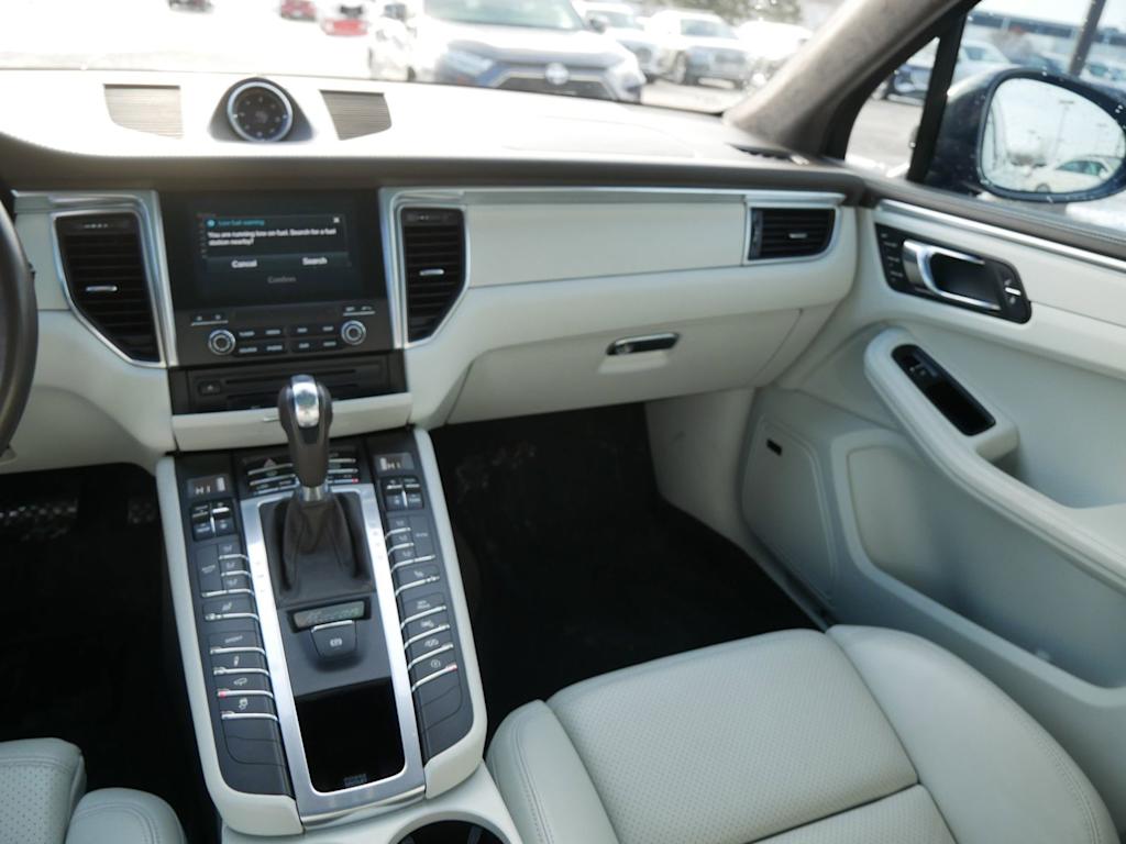 Thumbnail: 2017 Porsche Macan - 9