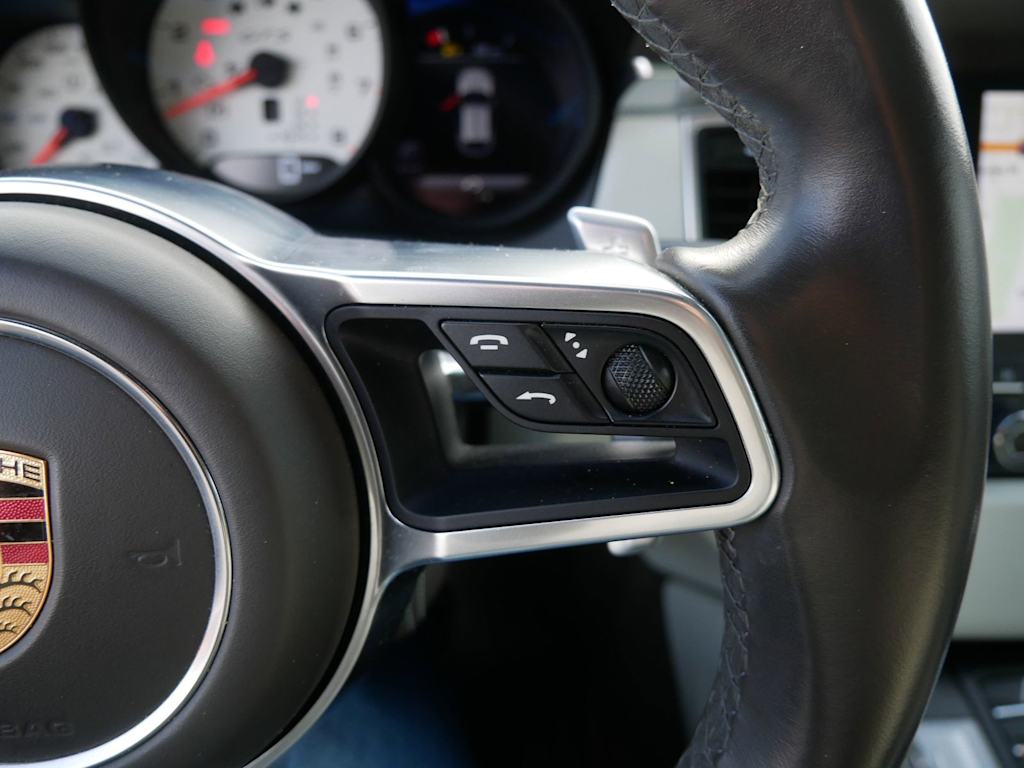 Thumbnail: 2017 Porsche Macan - 25