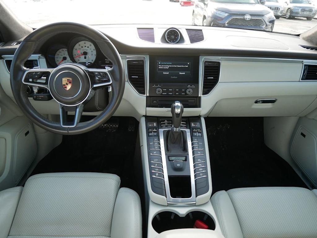 Thumbnail: 2017 Porsche Macan - 7