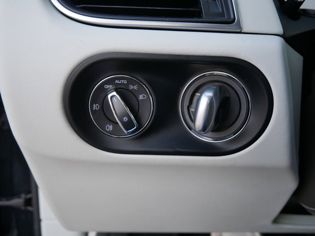 Thumbnail: 2017 Porsche Macan - 27