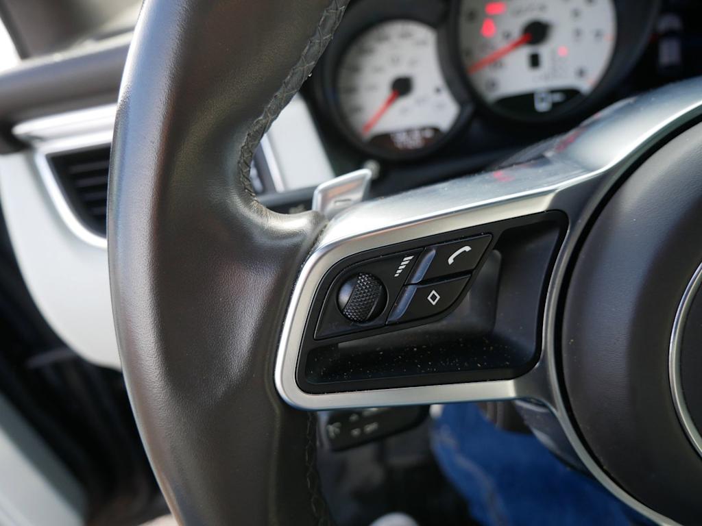 Thumbnail: 2017 Porsche Macan - 26