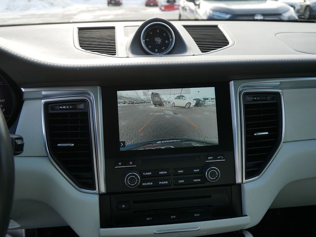 Thumbnail: 2017 Porsche Macan - 20