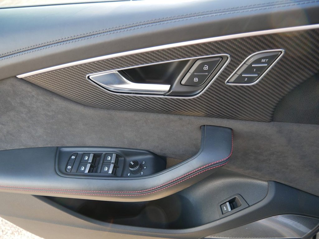 Thumbnail: 2021 Audi RS Q8 - 14