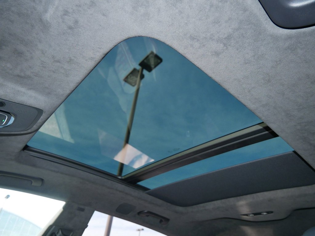 Thumbnail: 2021 Audi RS Q8 - 18