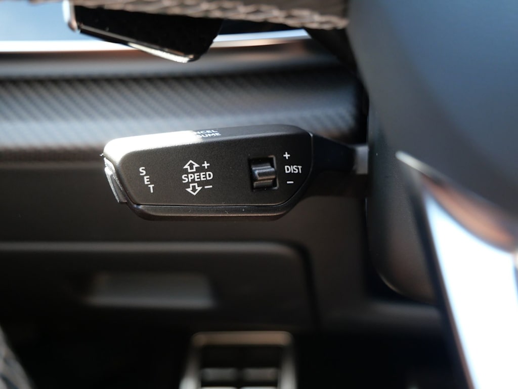 Thumbnail: 2024 Audi RS Q8 - 25