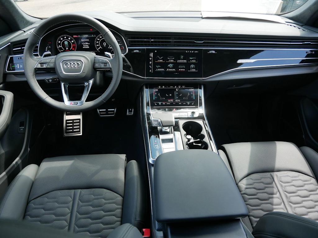 Thumbnail: 2026 Audi RS Q8 - 7