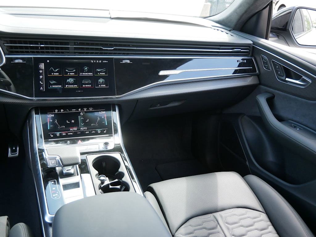 Thumbnail: 2026 Audi RS Q8 - 8