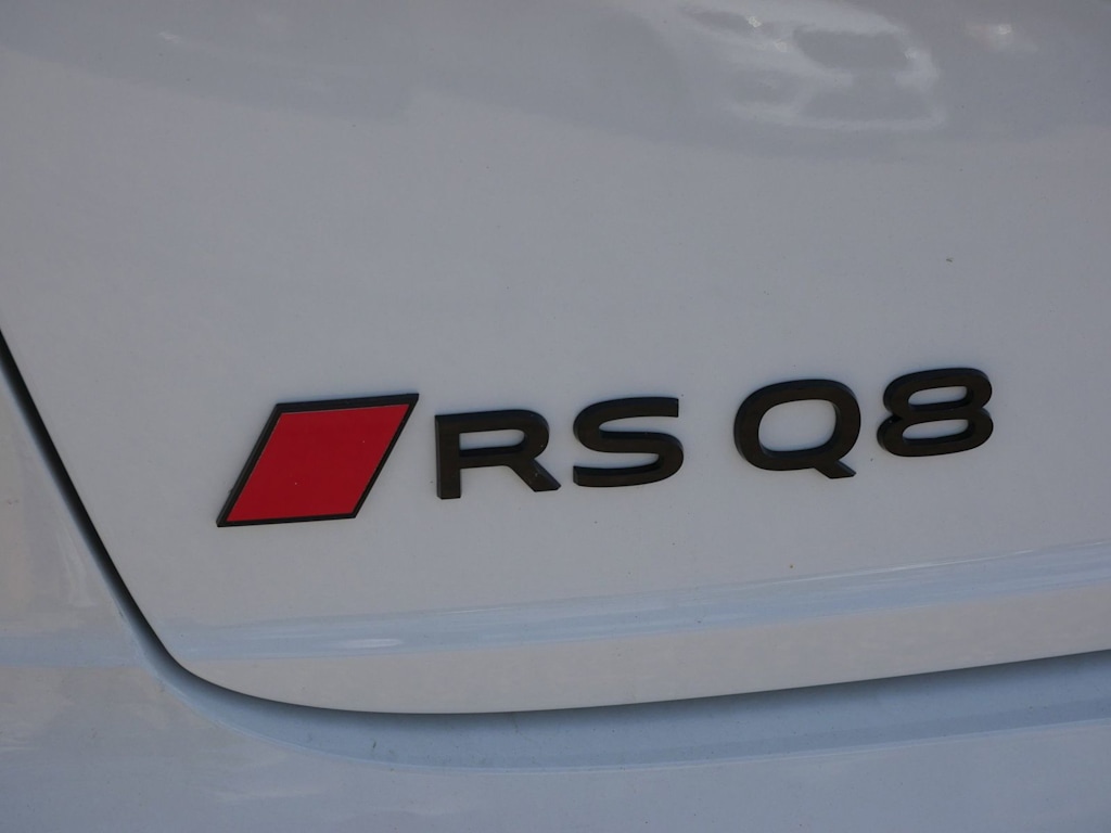Thumbnail: 2026 Audi RS Q8 - 16