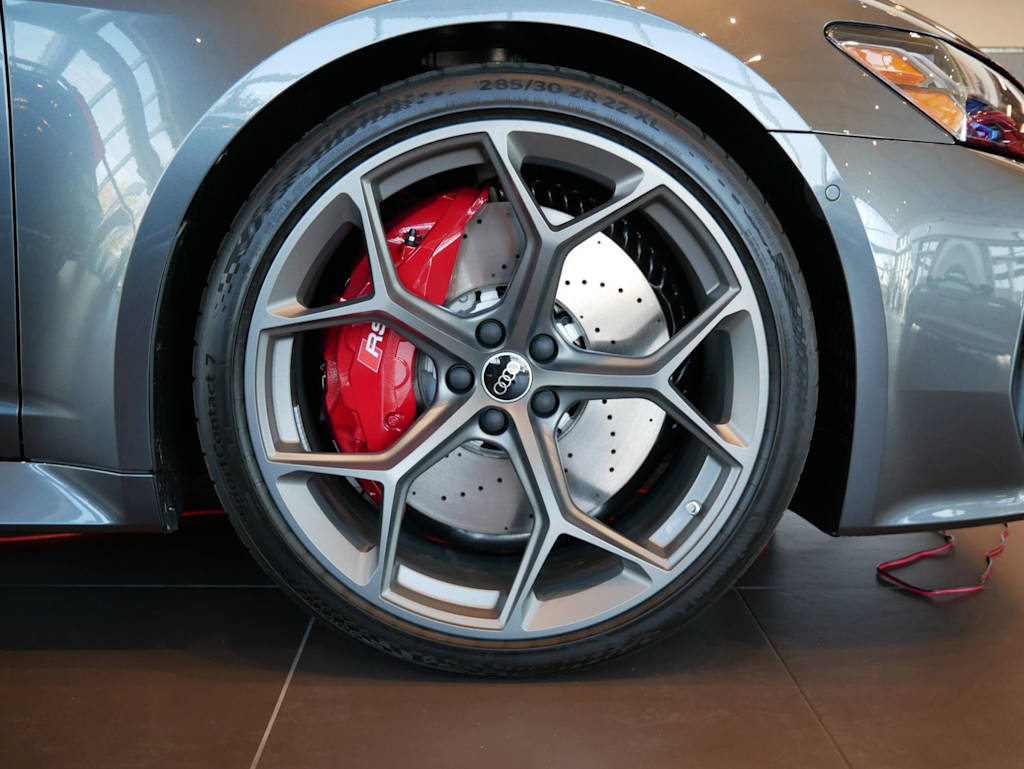 Thumbnail: 2026 Audi RS 6 - 6