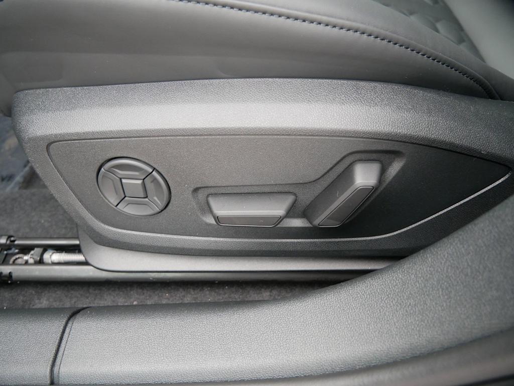 Thumbnail: 2026 Audi RS 3 - 18