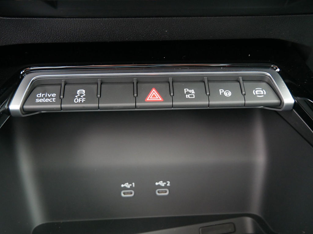 Thumbnail: 2026 Audi RS 3 - 21