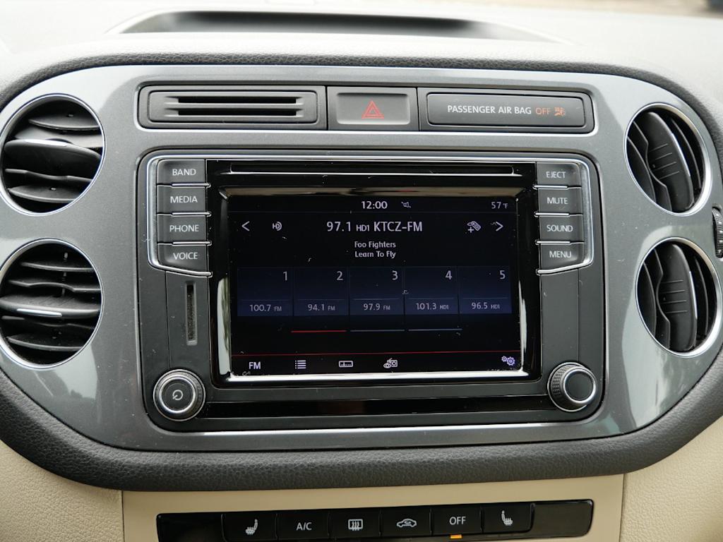 Thumbnail: 2016 Volkswagen Tiguan - 7